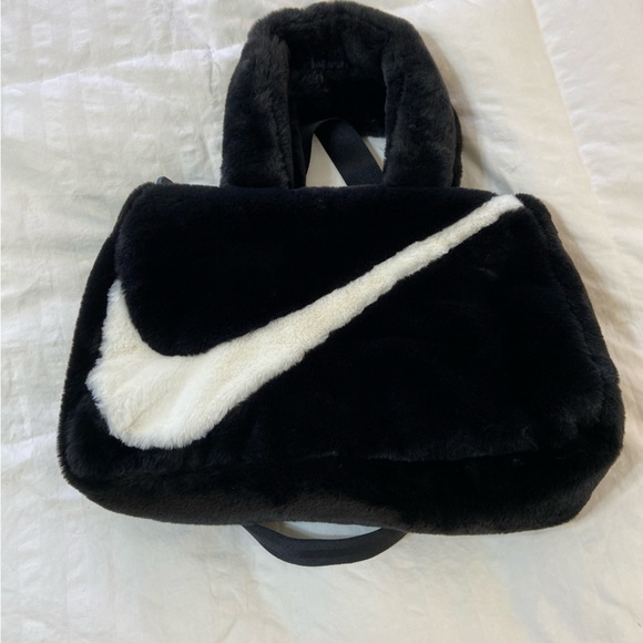 Nike Handbags - Nike Plush Bag